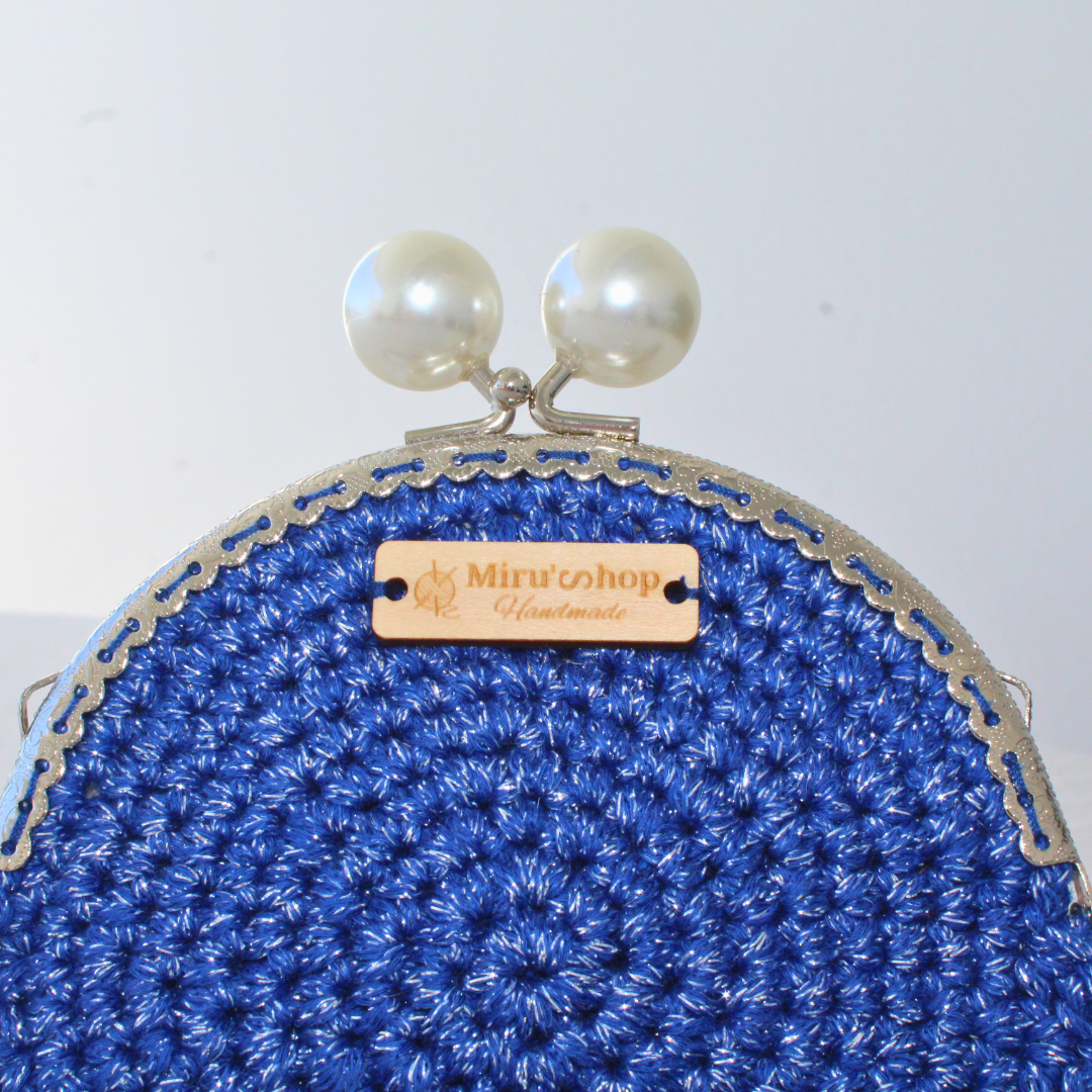 Pearl mouthpiece purse