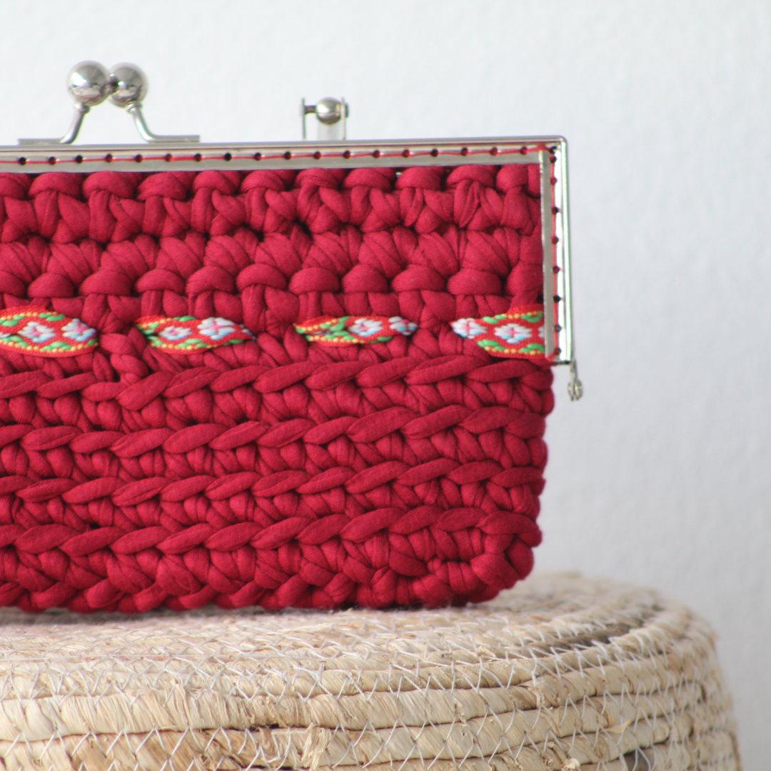 Clutch de mano color vino