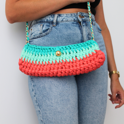 Bolso sobre con cadena